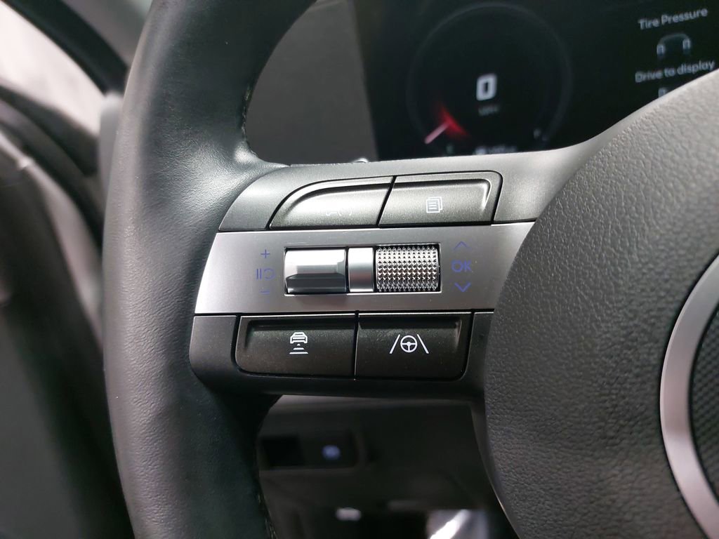 Certified 2025 Hyundai Kona Limited image 17