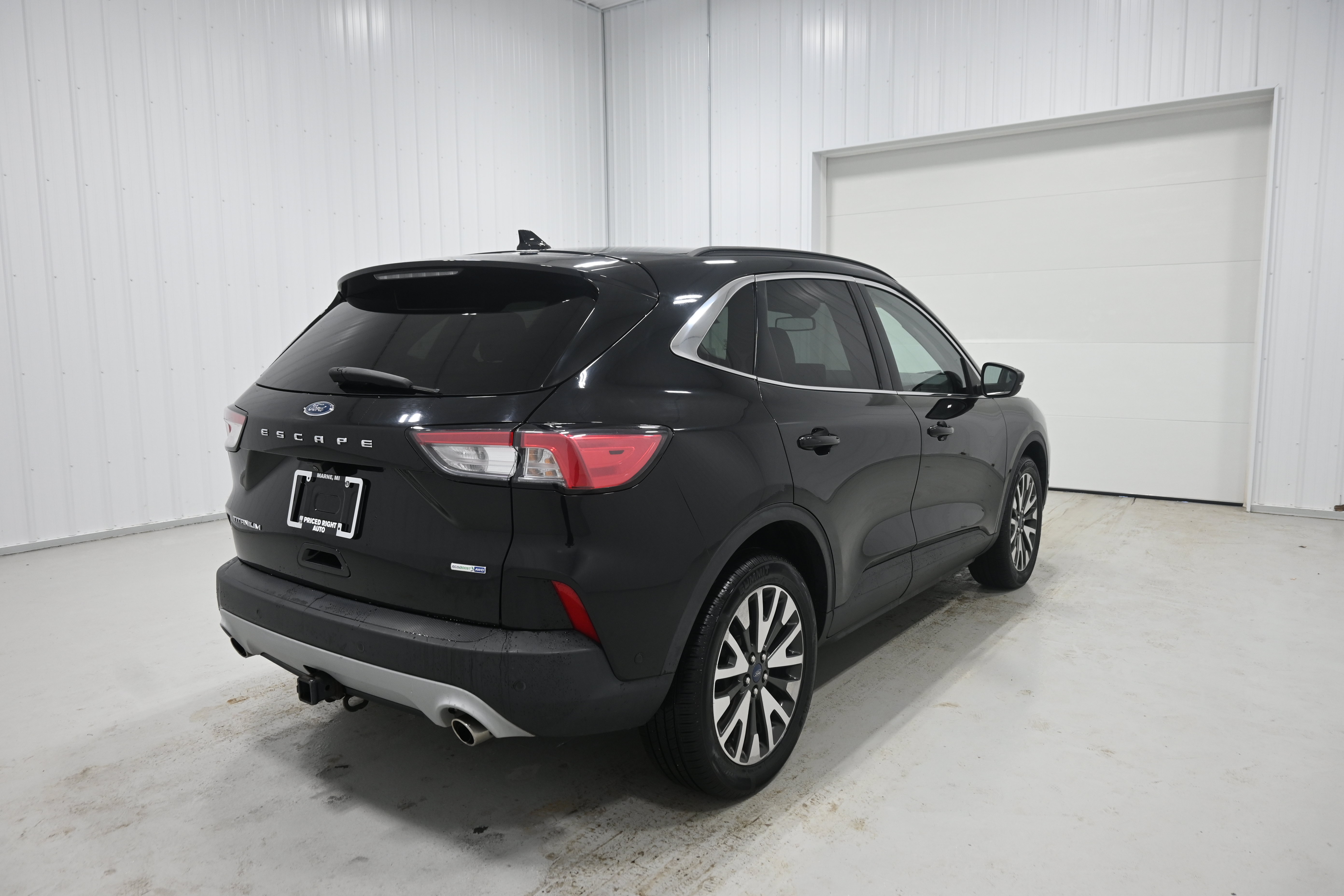 Used 2020 Ford Escape Titanium AWD/4WD image 36