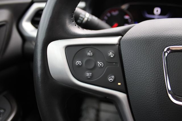 Used 2022 GMC Acadia SLT w/ Elevation Edition image 11