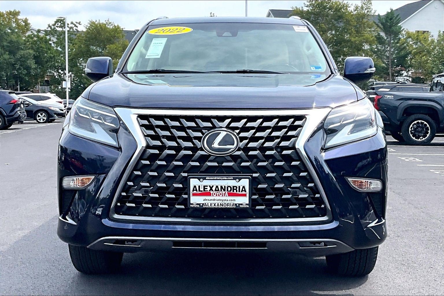 Used 2022 Lexus GX 460 w/ Accessory Package AWD/4WD image 3