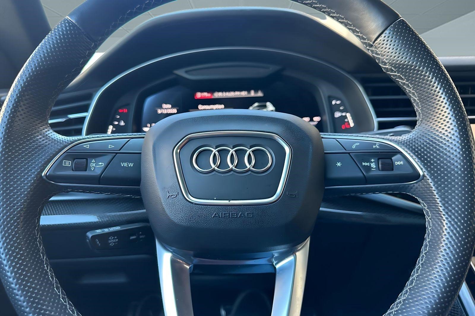 Used 2022 Audi SQ8 Prestige w/ Prestige Package image 16