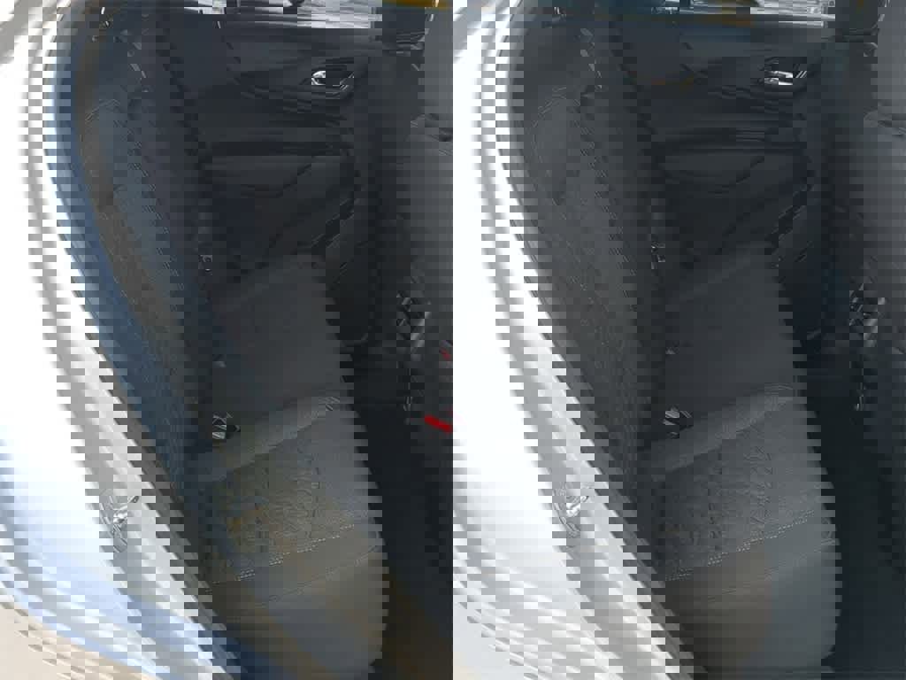 Used 2020 Chevrolet Equinox LT w/ Driver Convenience Package image 19