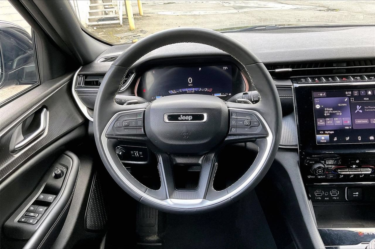 Used 2023 Jeep Grand Cherokee Altitude AWD/4WD image 9