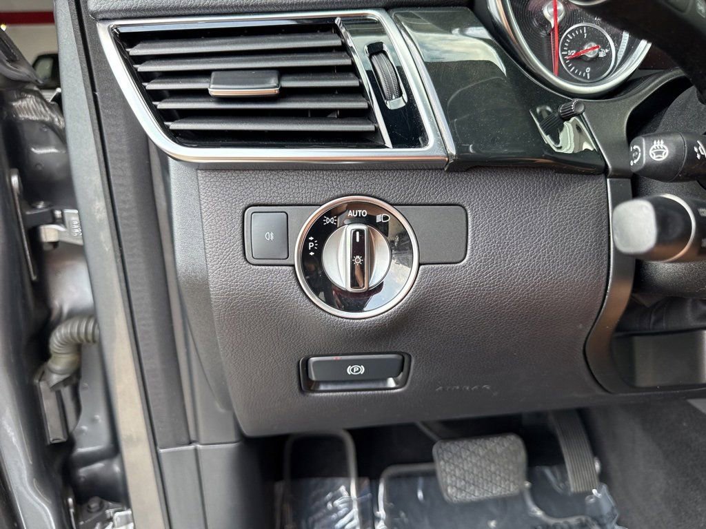 Used 2018 Mercedes-Benz GLS 450 4MATIC image 30