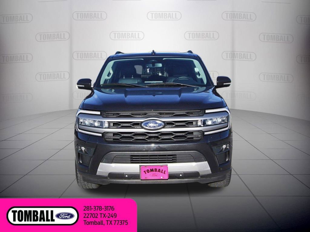 Used 2022 Ford Expedition XLT image 2