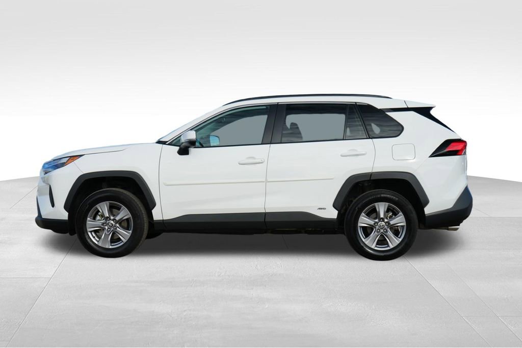 Used 2024 Toyota RAV4 LE image 4