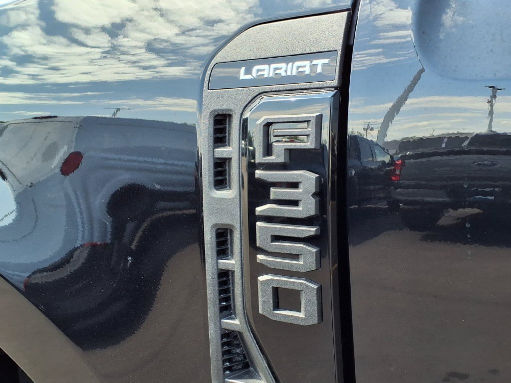 New 2026 Ford F350 Lariat w/ Black Appearance Package AWD/4WD image 12
