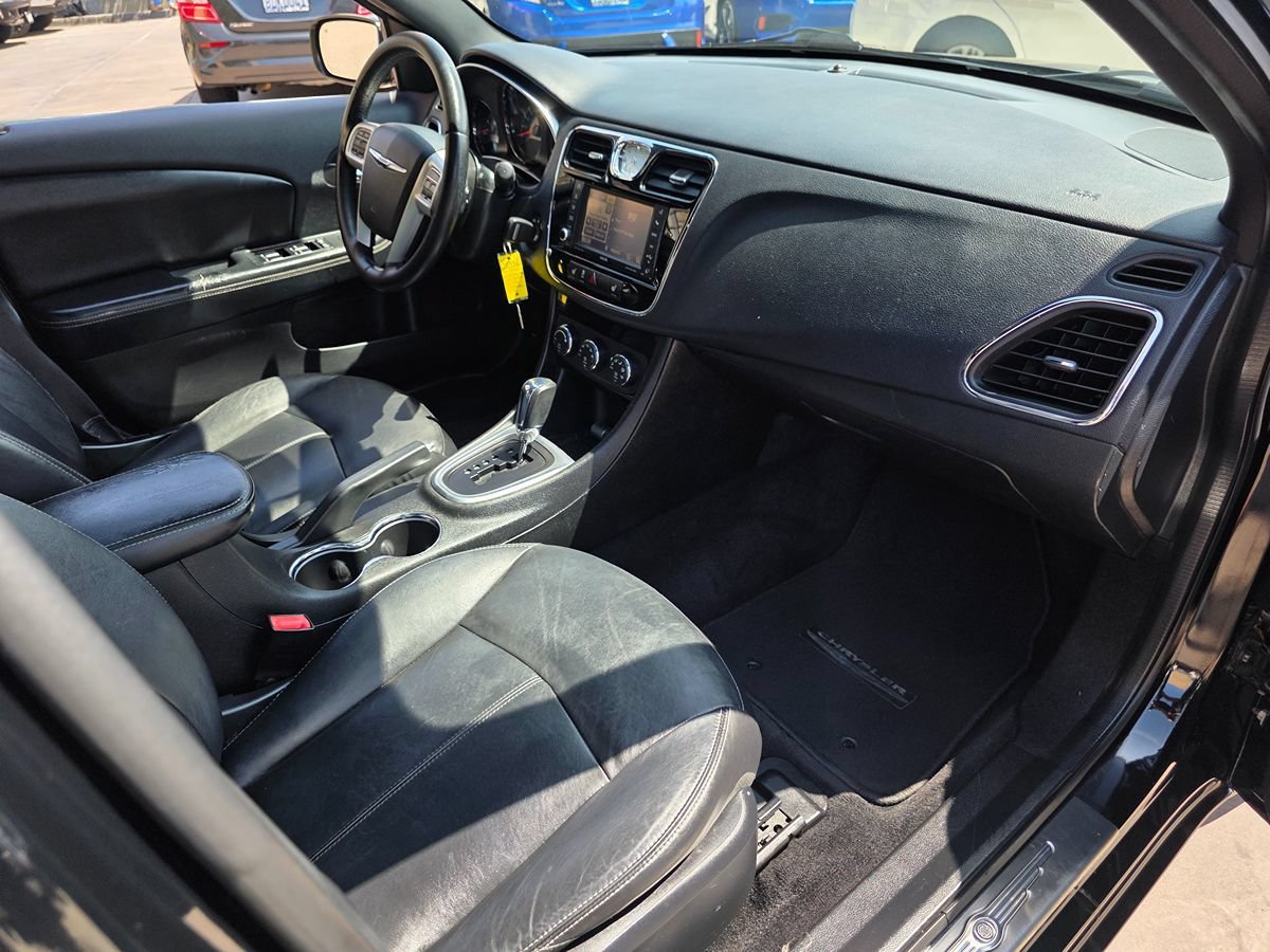 Used 2012 Chrysler 200 Limited FWD image 14
