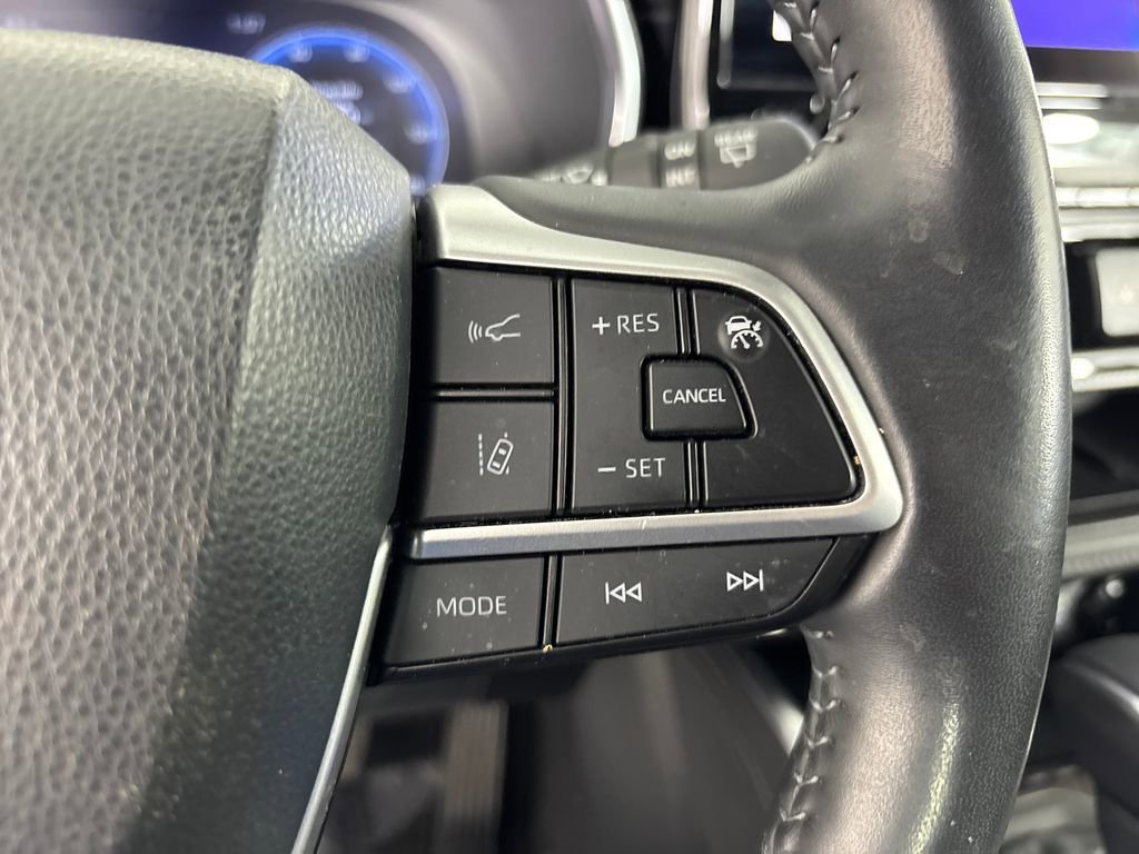 Used 2023 Toyota Highlander Platinum image 16