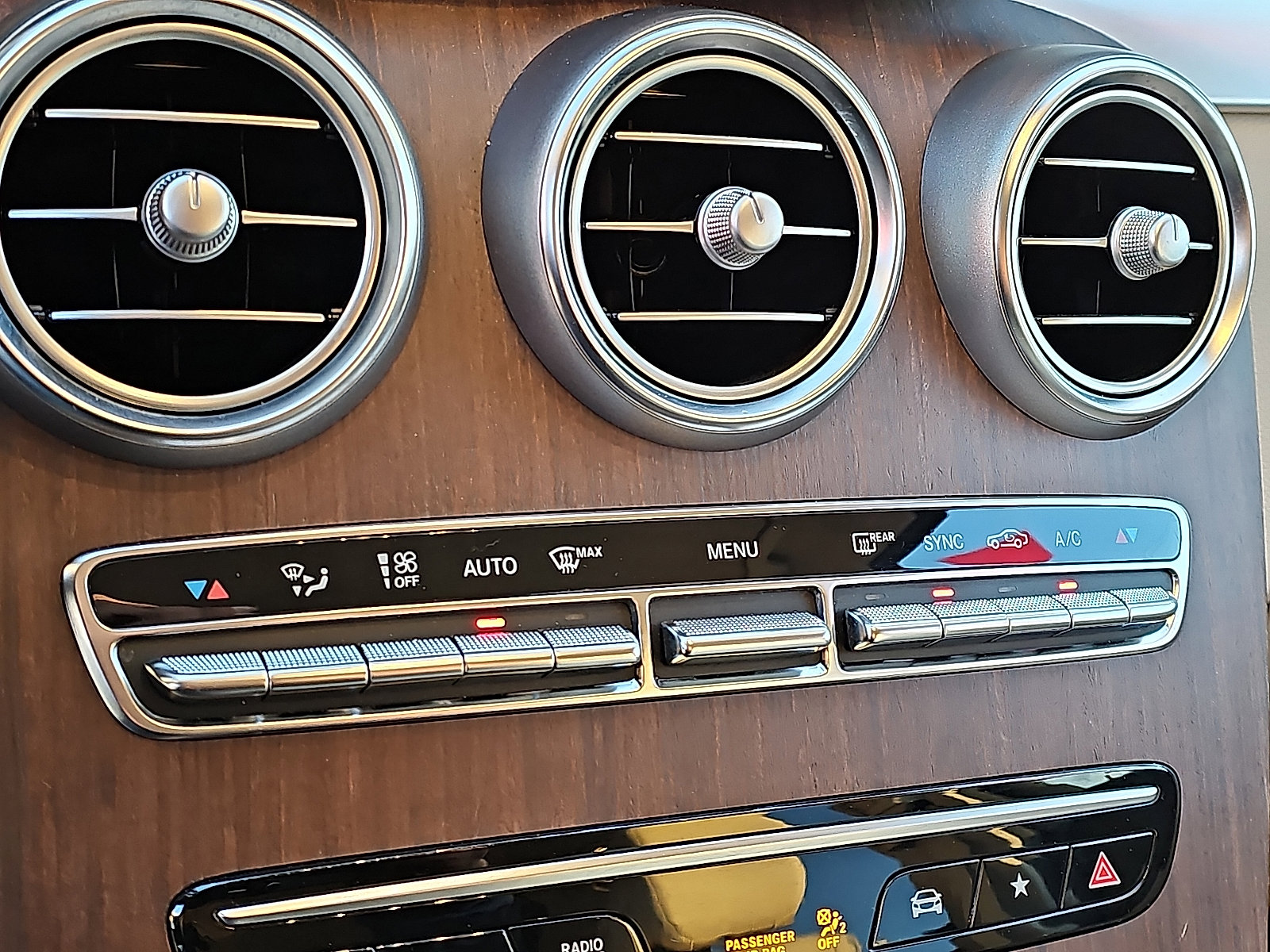 Used 2022 Mercedes-Benz GLC 300 4MATIC image 16