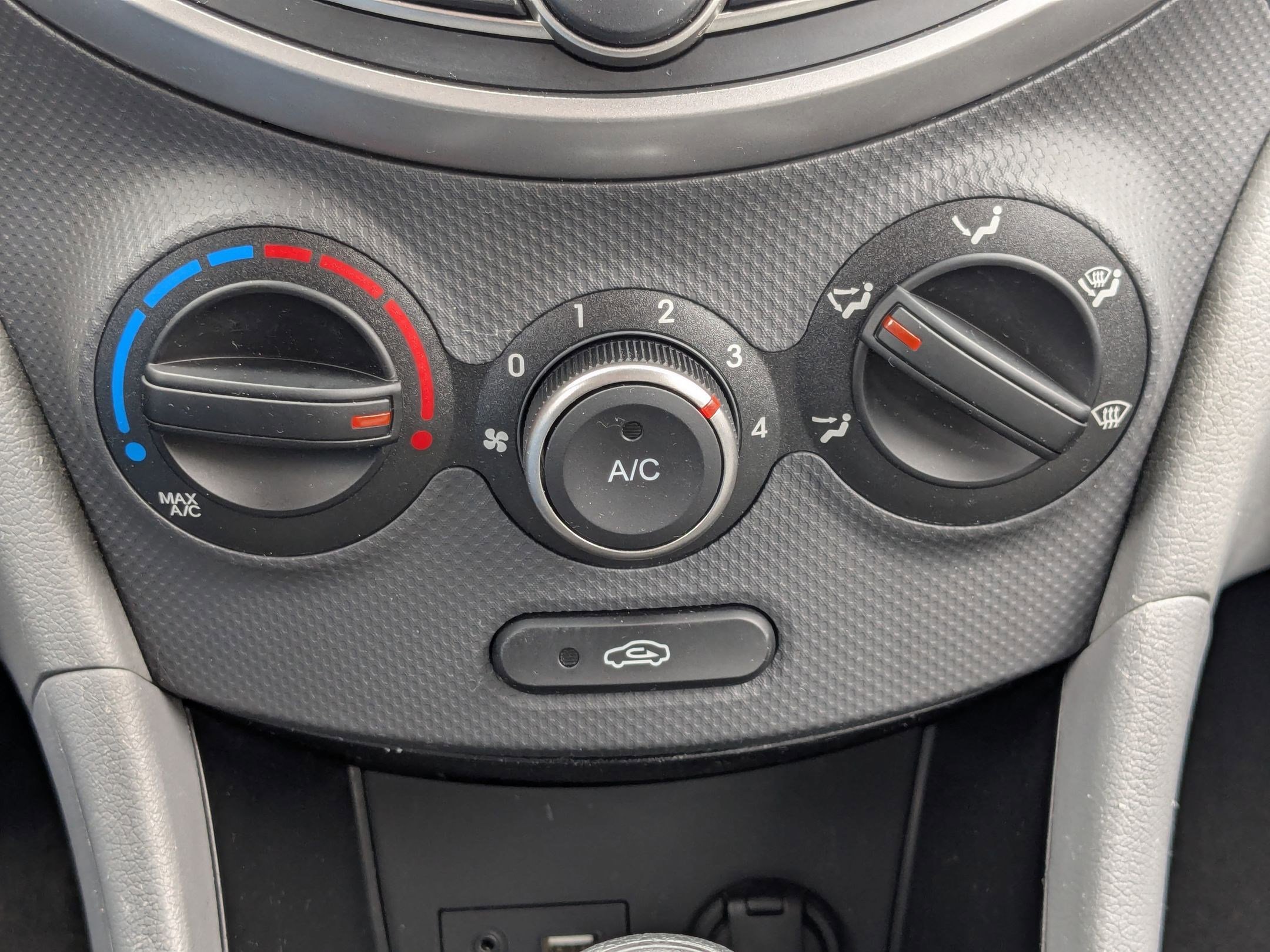 Used 2016 Hyundai Accent SE FWD image 20