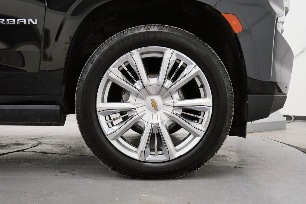 Used 2021 Chevrolet Suburban High Country w/ Premium Package image 38