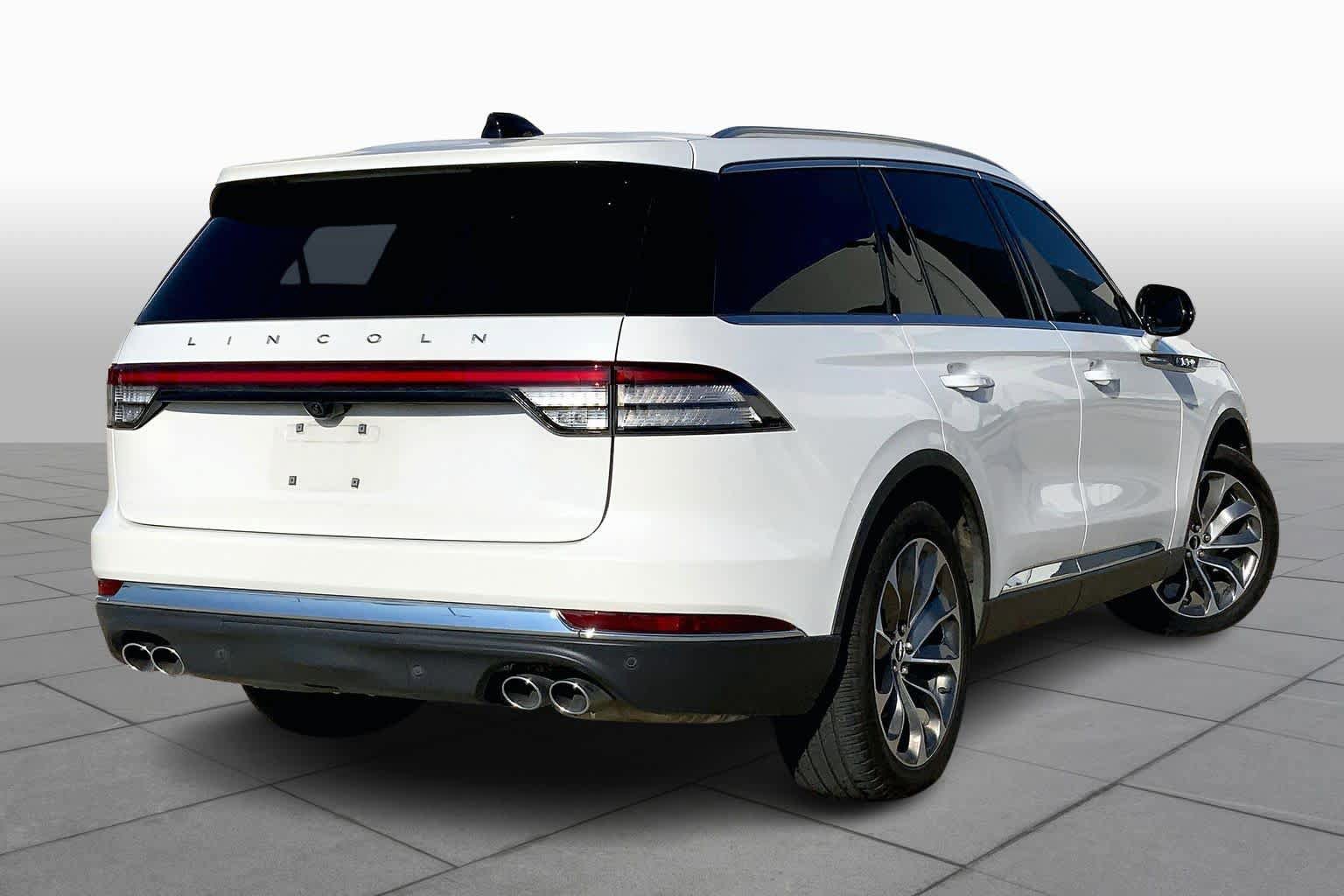 Used 2025 Lincoln Aviator Reserve w/ Illumination Package RWD image 13