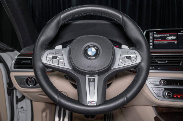 Used 2021 BMW 740i w/ M Sport Package RWD image 20
