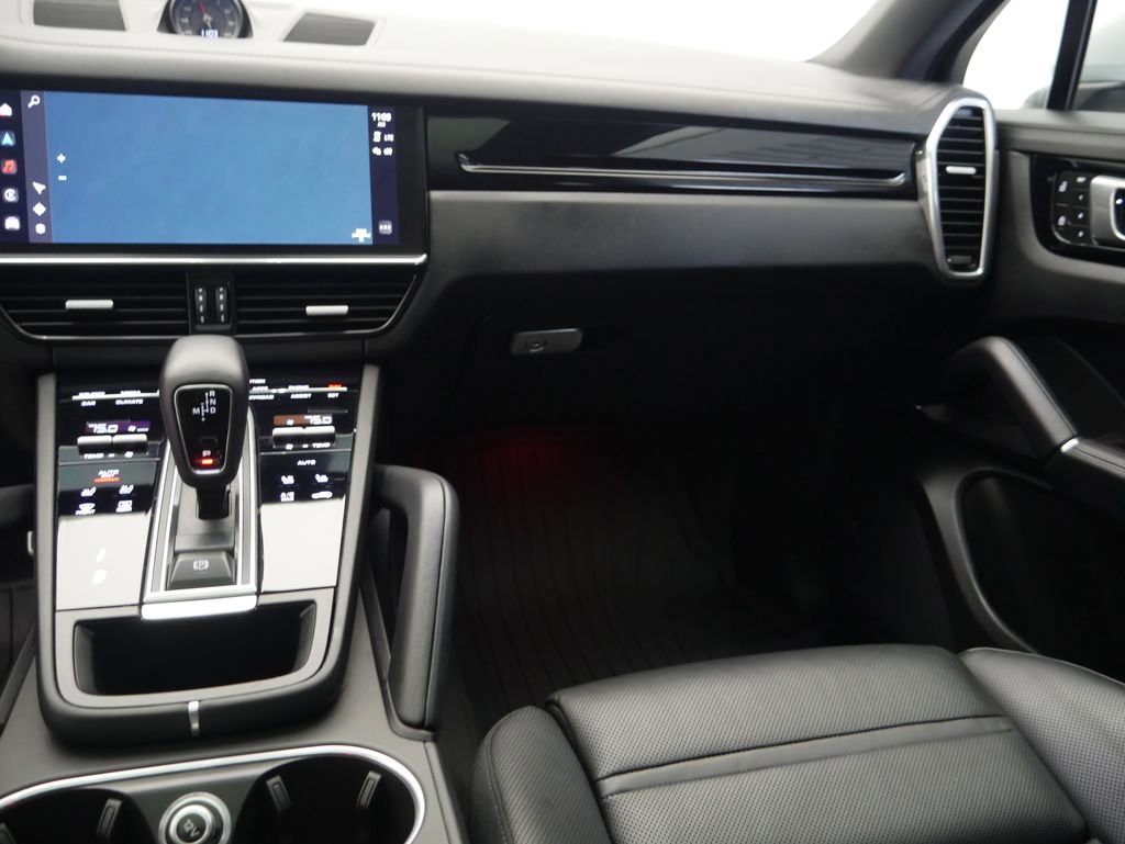Certified 2023 Porsche Cayenne S AWD/4WD image 32