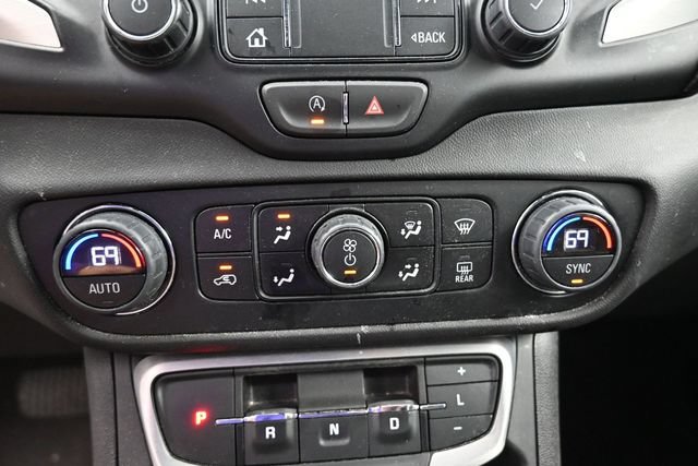 Used 2024 GMC Terrain SLT AWD/4WD image 24
