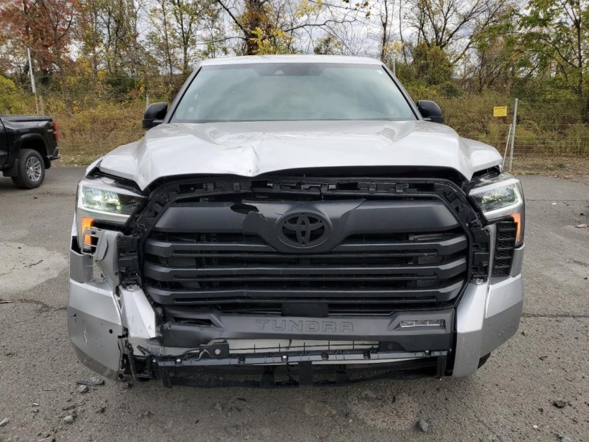Used 2025 Toyota Tundra SR image 2