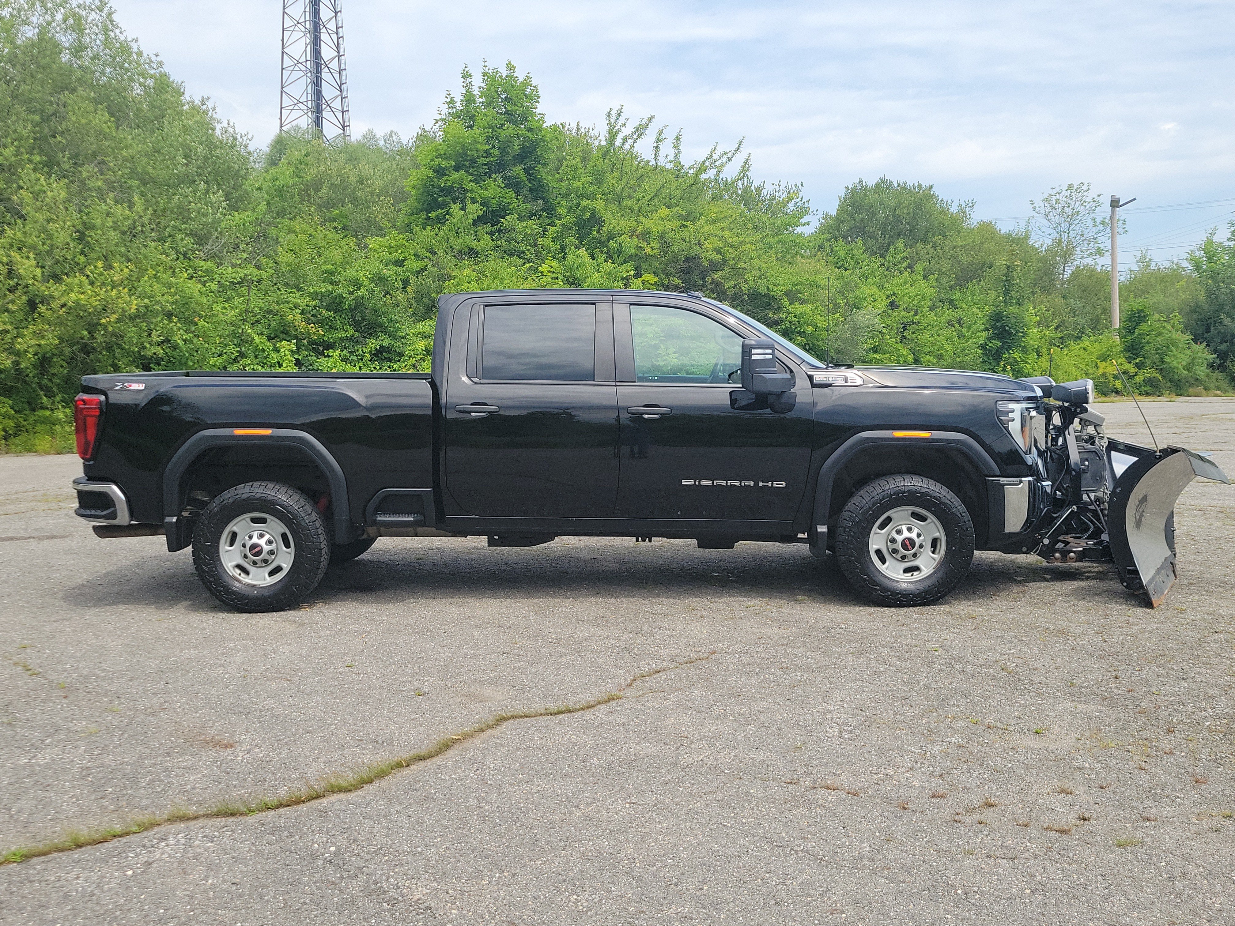 Used 2025 GMC Sierra 2500 Pro w/ Convenience Package AWD/4WD image 4