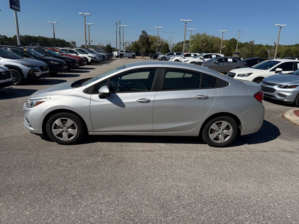 Used 2018 Chevrolet Cruze LS image 10
