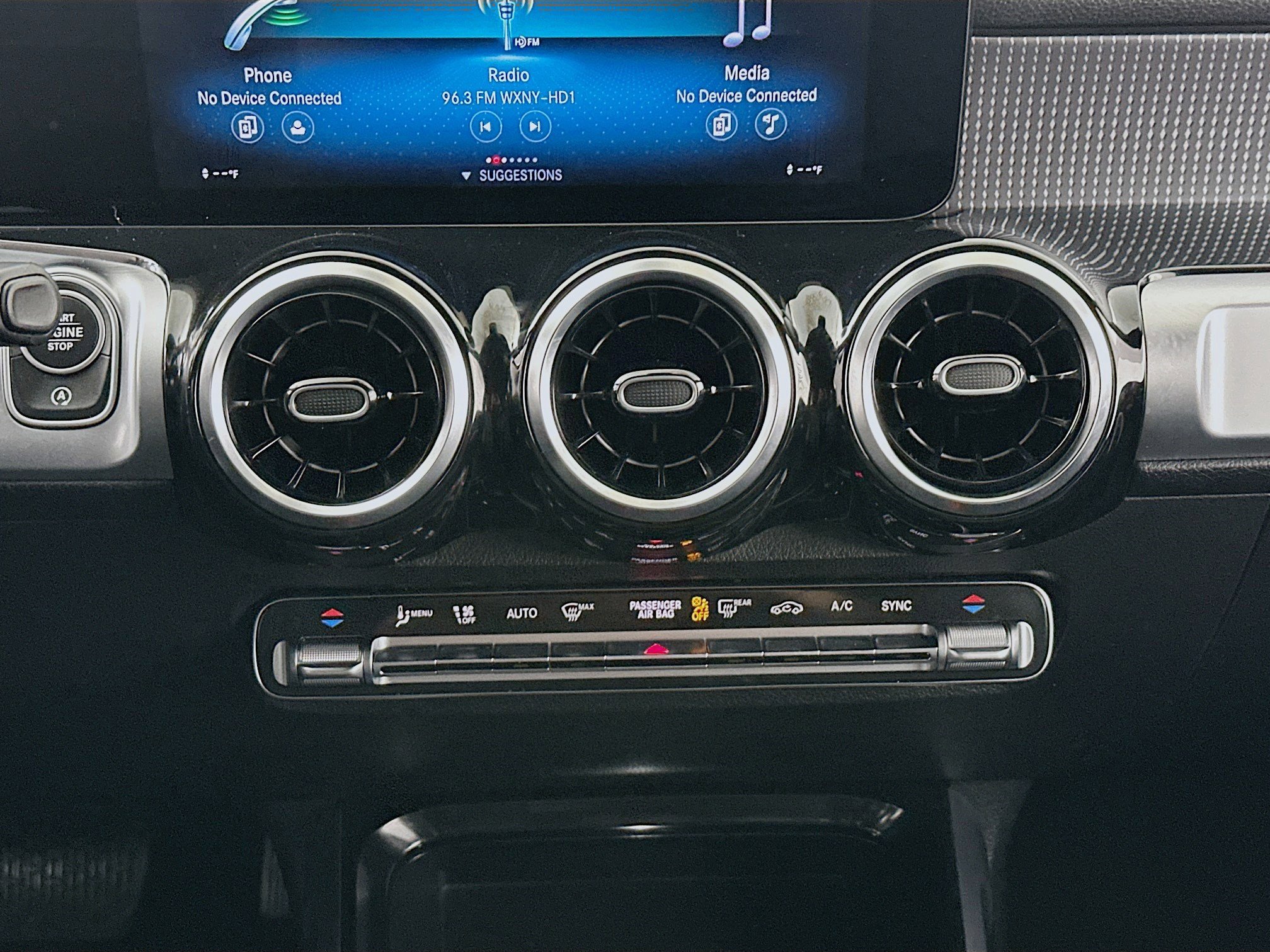 Used 2023 Mercedes-Benz GLB 250 4MATIC image 13