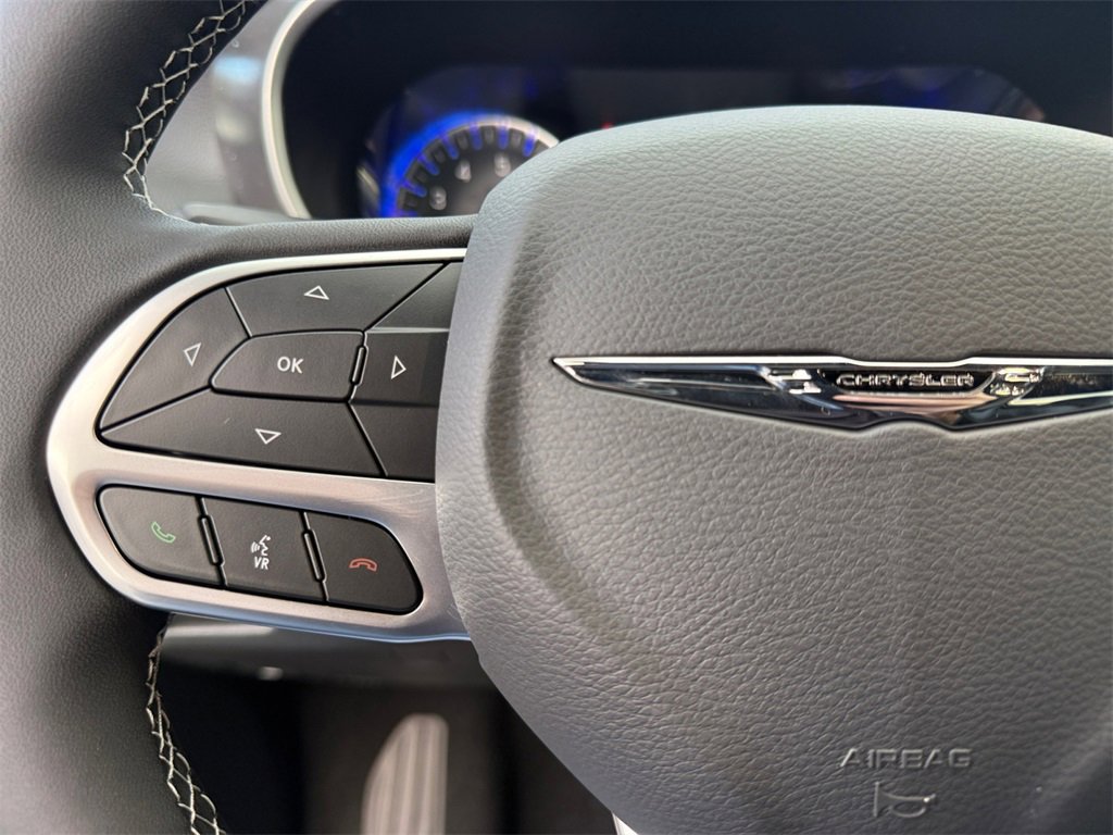 New 2026 Chrysler Pacifica Select image 25