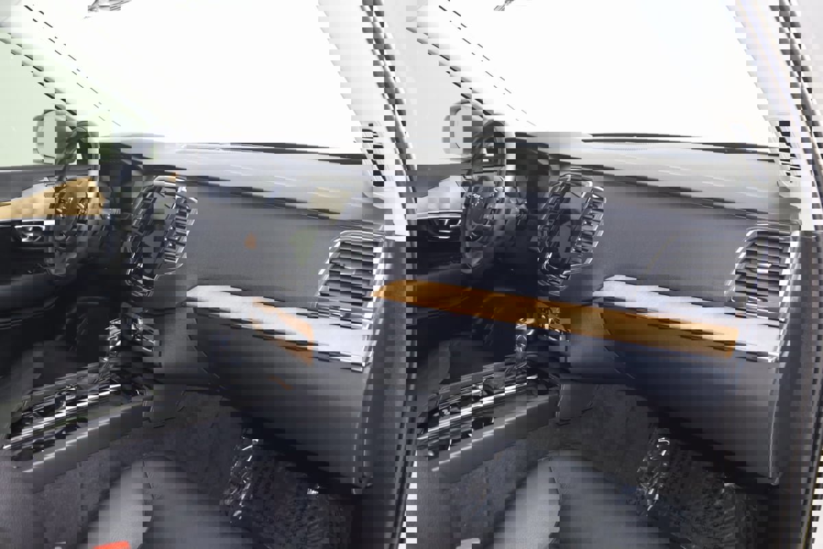 Used 2022 Volvo XC90 T6 Momentum w/ Climate Package image 47