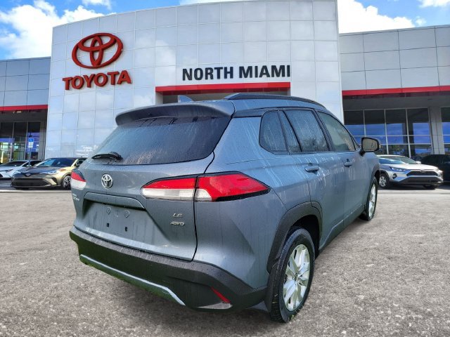 Used 2024 Toyota Corolla Cross LE AWD/4WD image 4