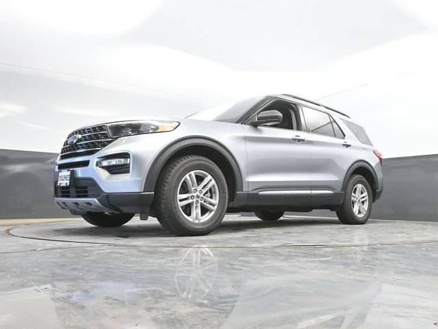 Used 2024 Ford Explorer XLT w/ Equipment Group 202A AWD/4WD image 48