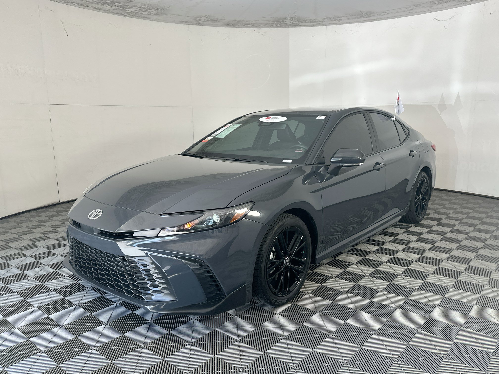 Used 2025 Toyota Camry SE w/ Convenience Package FWD image 7