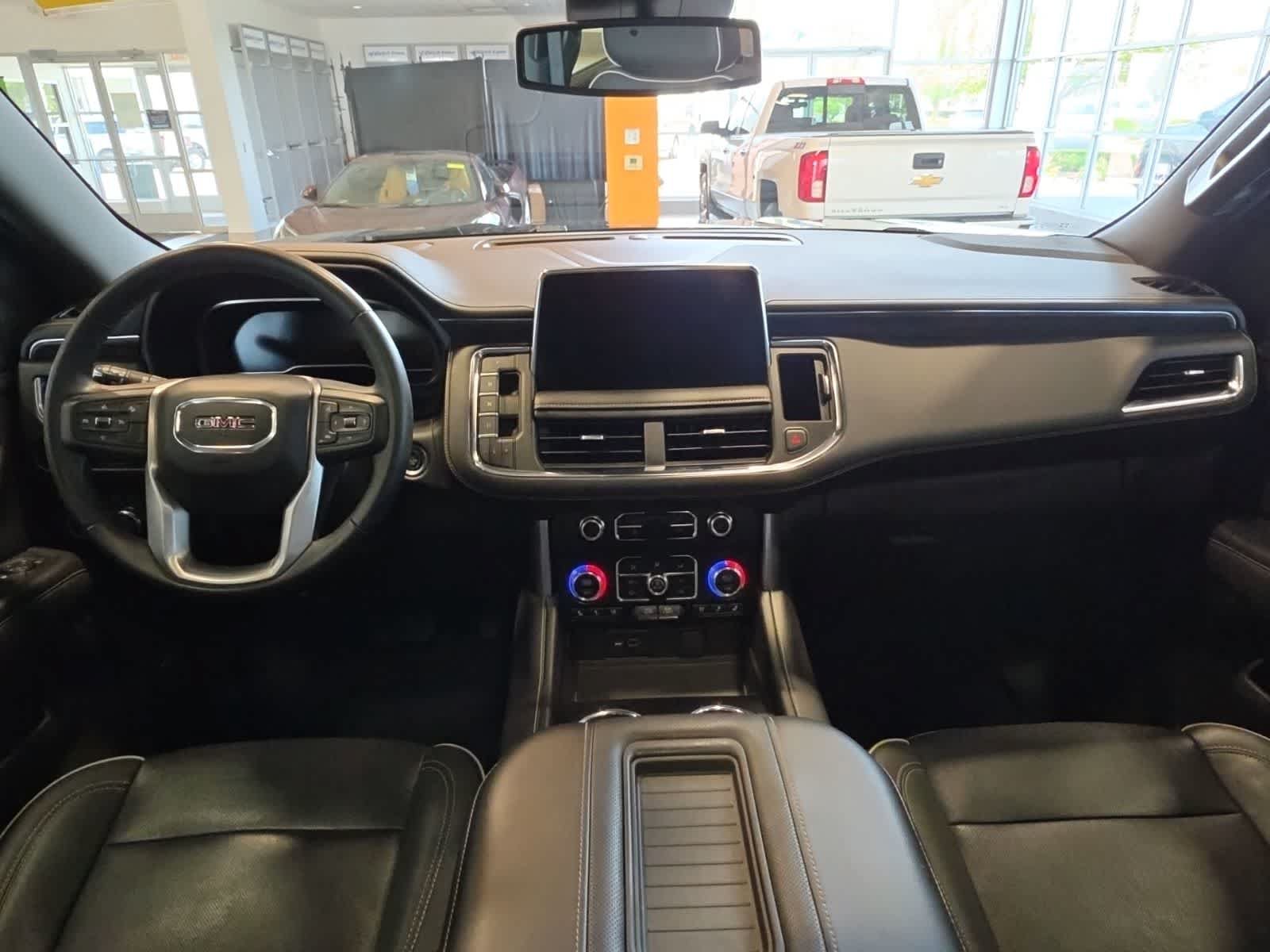 Used 2023 GMC Yukon XL SLT AWD/4WD image 31