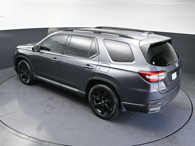 Certified 2025 Honda Pilot Black Edition image 31