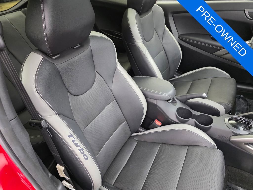 Used 2016 Hyundai Veloster Turbo w/ Option Group 04 FWD image 30