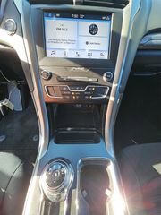 Used 2019 Ford Fusion SE image 6
