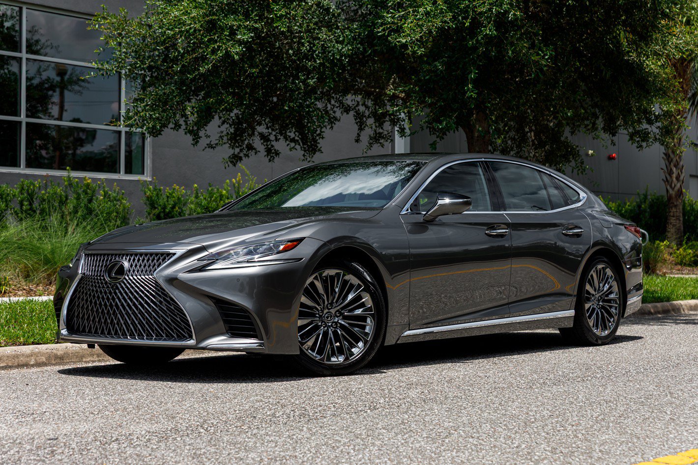 Used 2020 Lexus LS 500 w/ Interior Upgrade Package RWD image 25