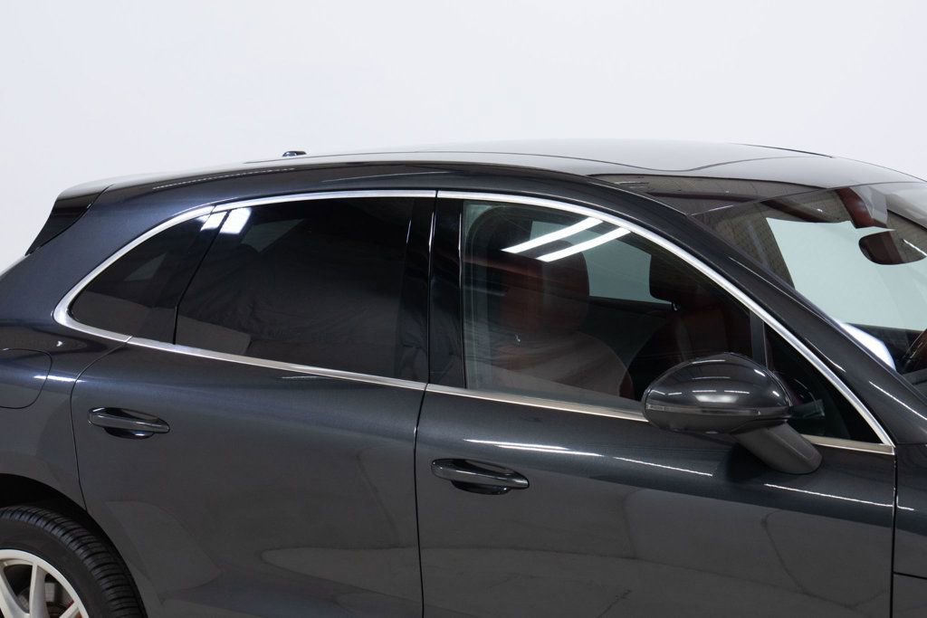 Used 2017 Porsche Macan Turbo image 14