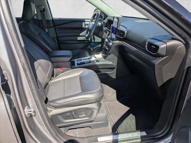 Used 2023 Ford Explorer Limited w/ Limited Technology Package RWD image 17