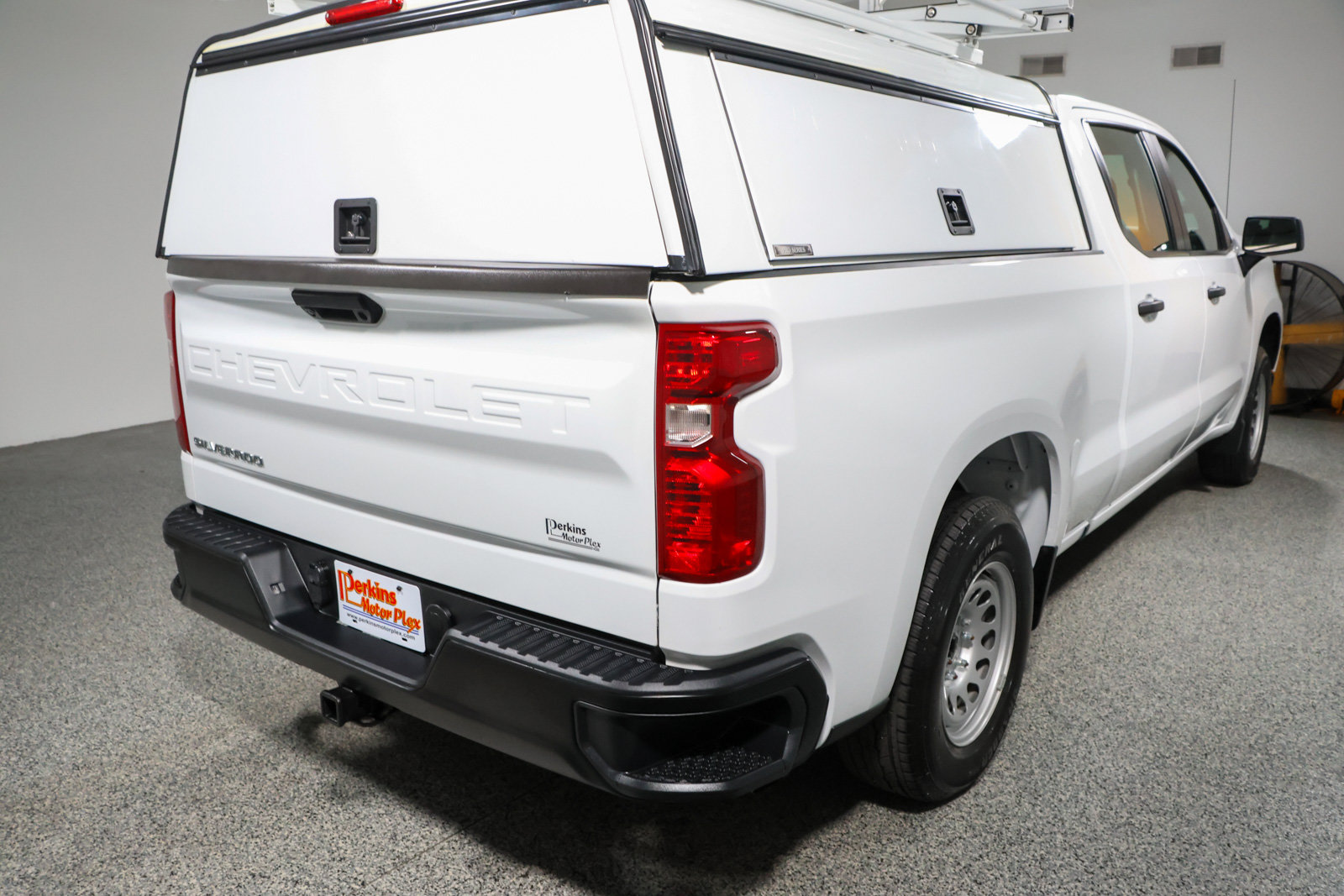 Used 2024 Chevrolet Silverado 1500 W/T w/ Trailering Package AWD/4WD image 7