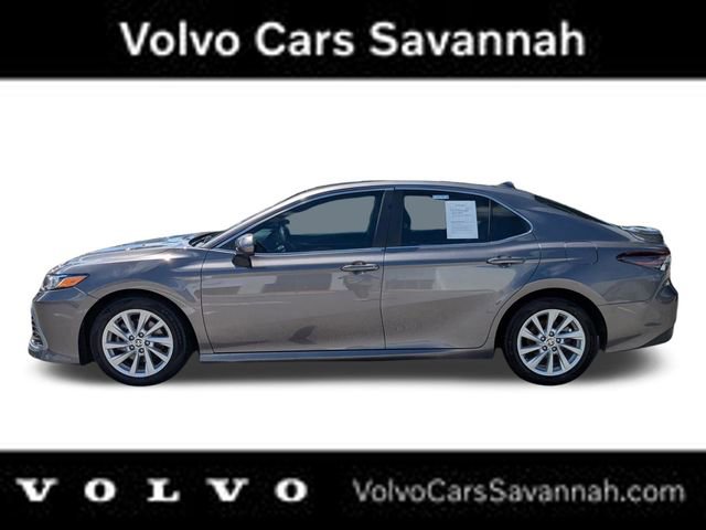 Used 2022 Toyota Camry LE image 9