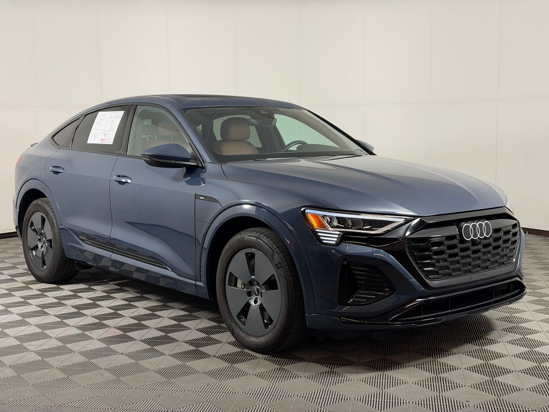 Used 2024 Audi Q8 e-tron Premium AWD/4WD image 7