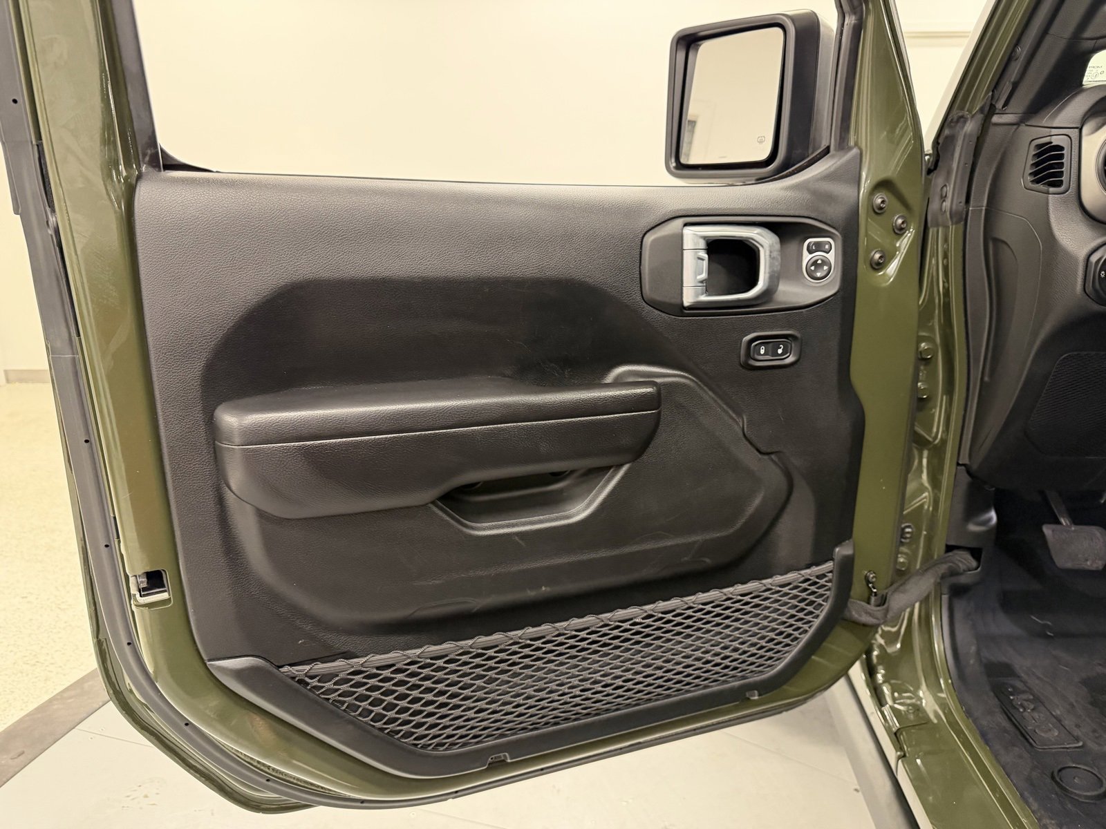 Used 2021 Jeep Wrangler Unlimited Willys image 39