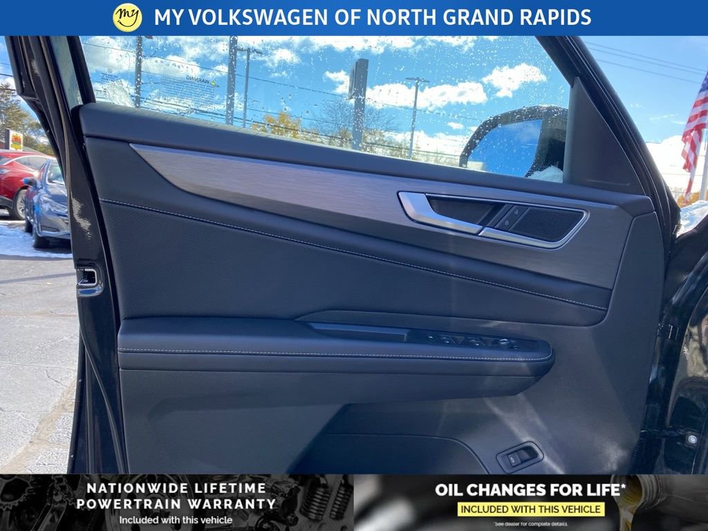 New 2026 Volkswagen Atlas Cross Sport SE image 6