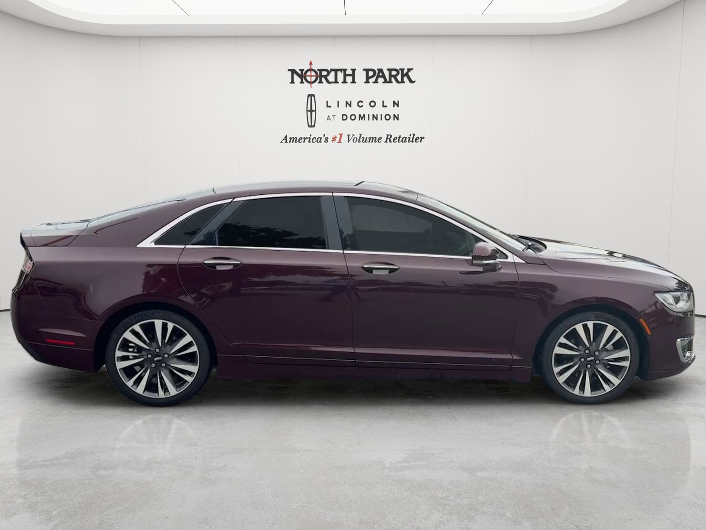 Used 2017 Lincoln MKZ Reserve FWD image 6
