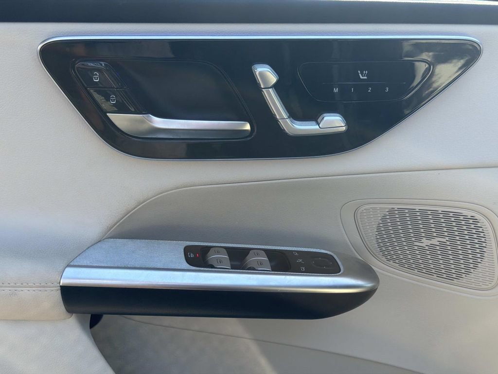 Used 2024 Mercedes-Benz GLC 300 4MATIC image 20