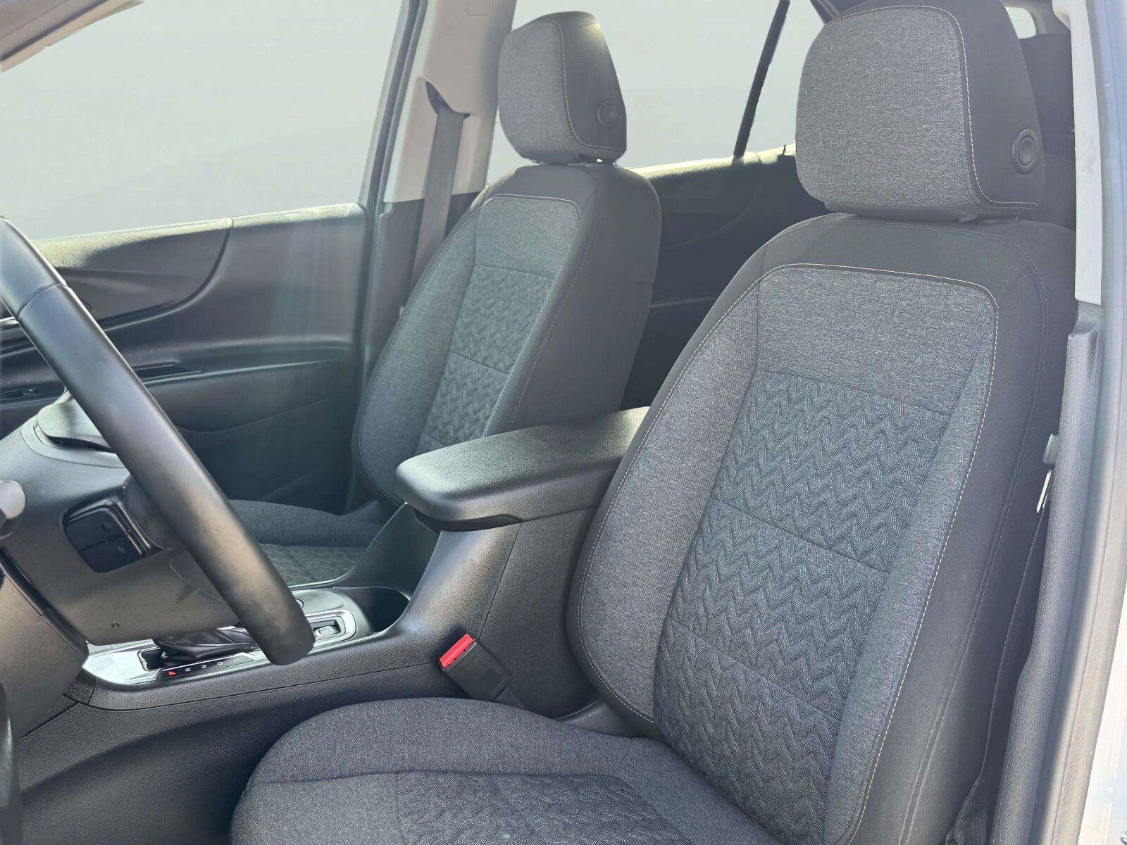 Used 2023 Chevrolet Equinox LT FWD image 17