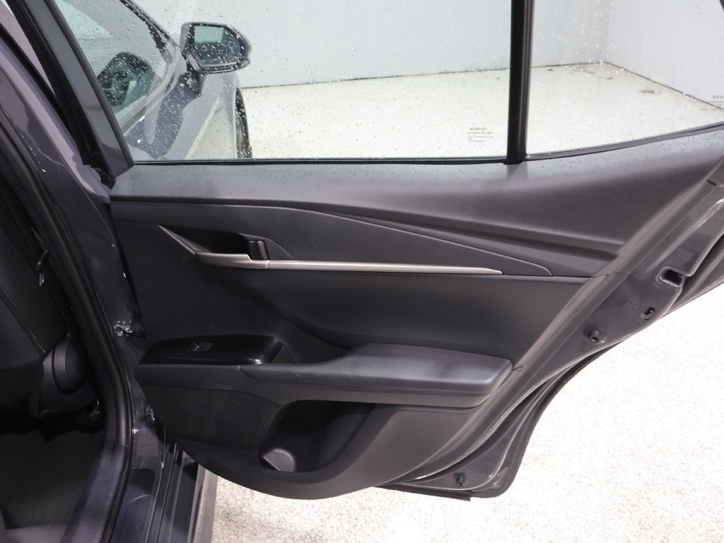 Used 2025 Toyota Camry SE FWD image 20