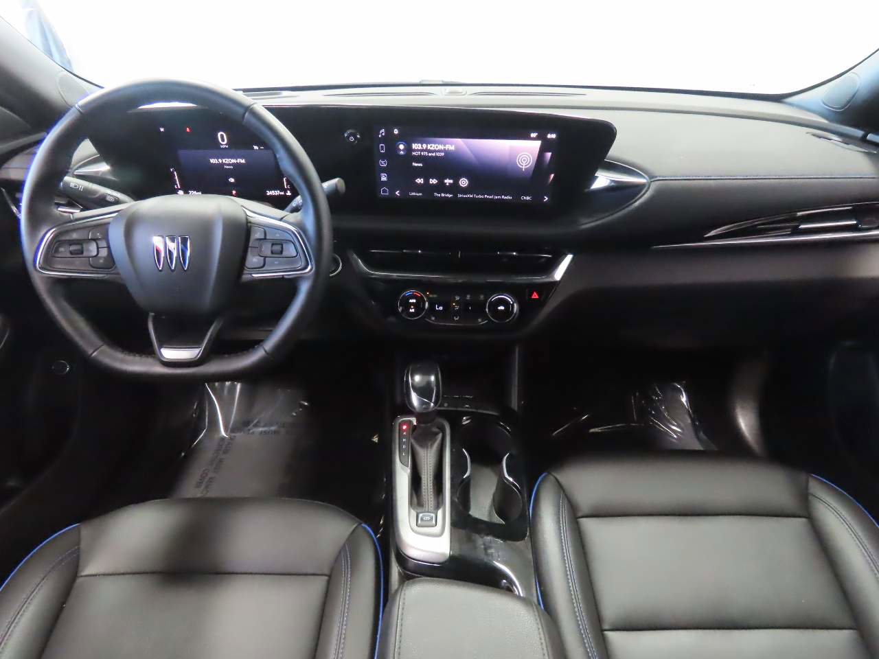Used 2025 Buick Envista Sport Touring w/ Convenience I Package FWD image 14