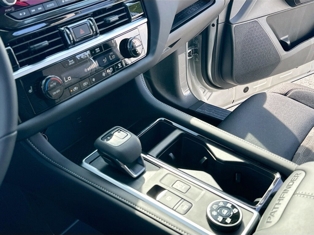 New 2025 Nissan Pathfinder SV image 11