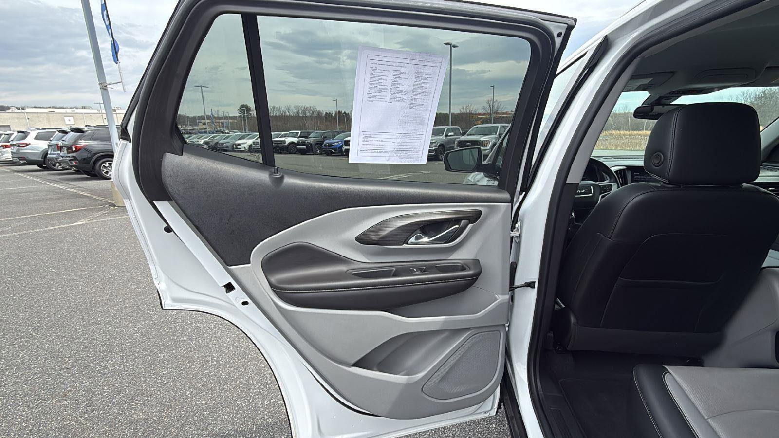 Used 2024 GMC Terrain SLT FWD image 21