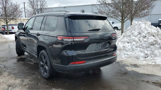 Certified 2023 Jeep Grand Cherokee L Limited w/ Luxury Tech Group II image 2