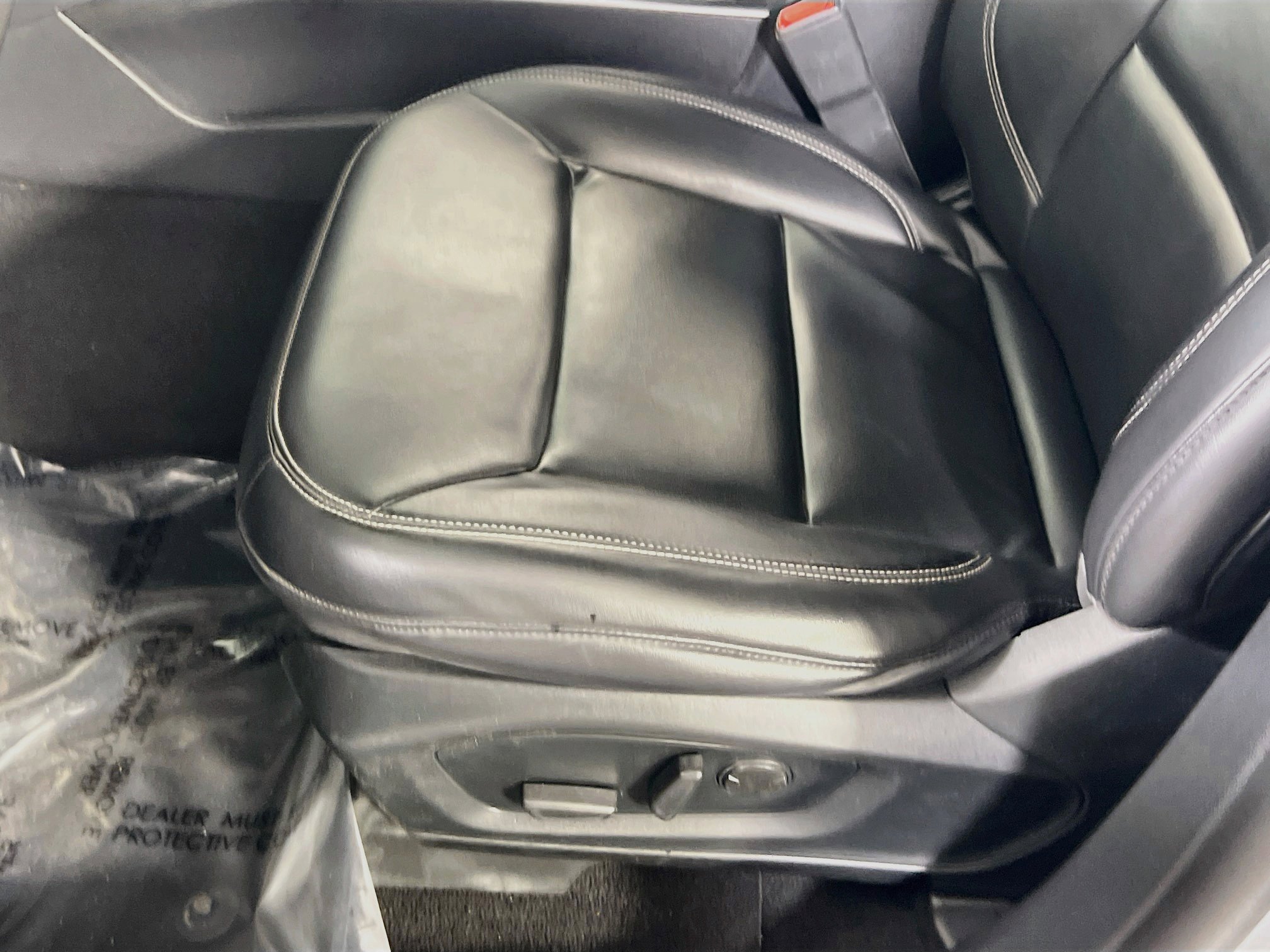 Used 2021 Ford Explorer XLT w/ Equipment Group 202A AWD/4WD image 19